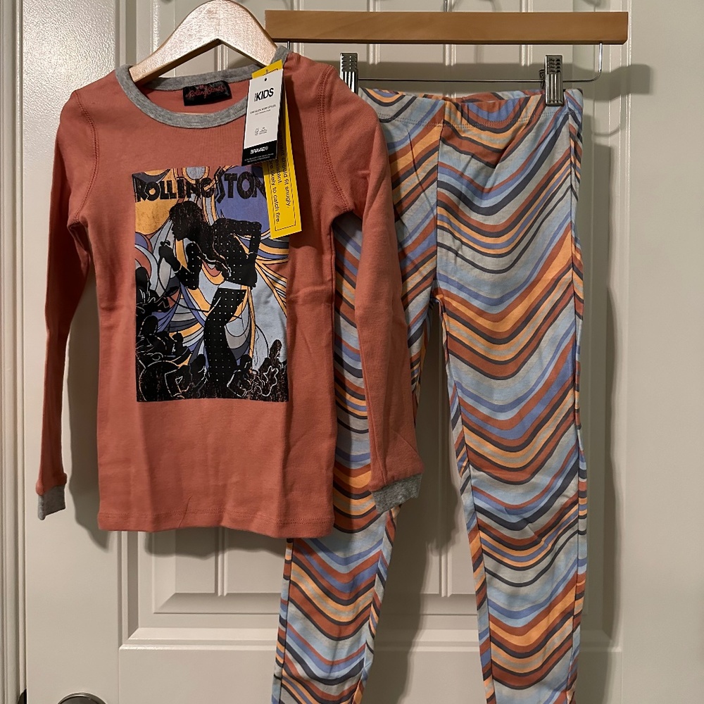Cotton On Kids Rolling Stones Pajamas Gender Neutral size 6
